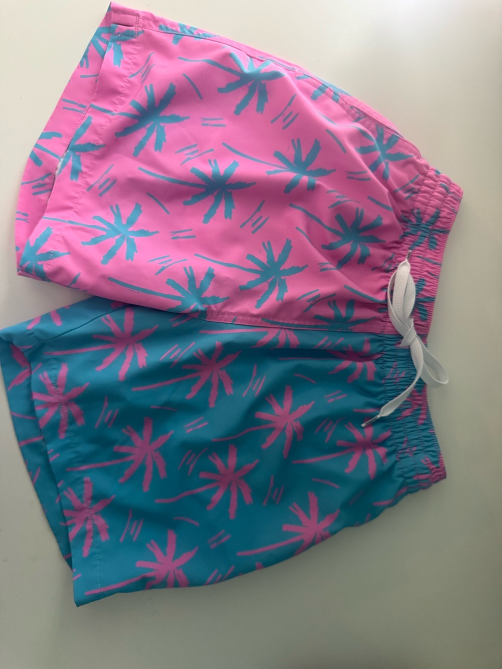Chubbies | Blue/Pink Palms Men’s swim trunks size SMALL